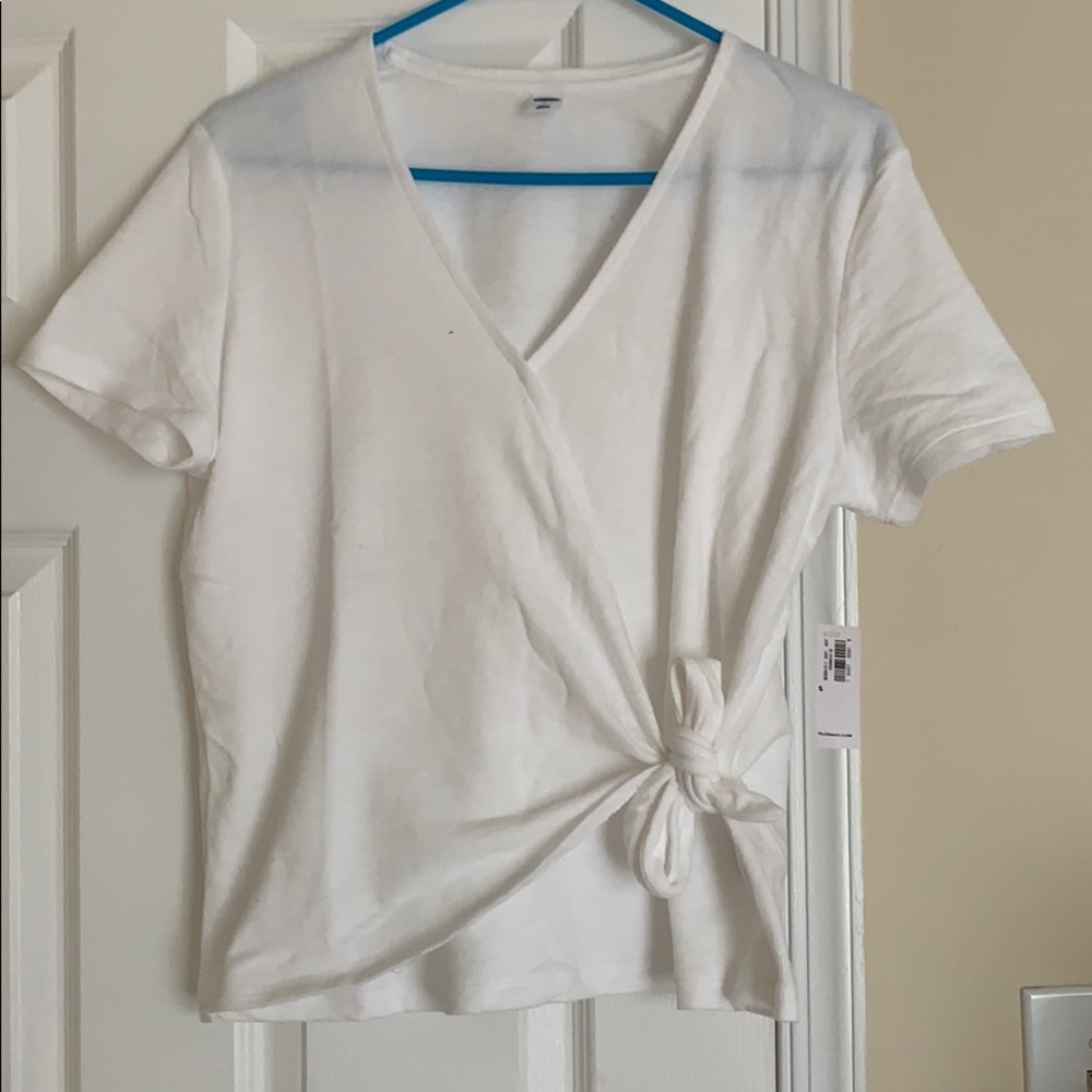 Textured Wrap Front- side Tie Top ⚪️